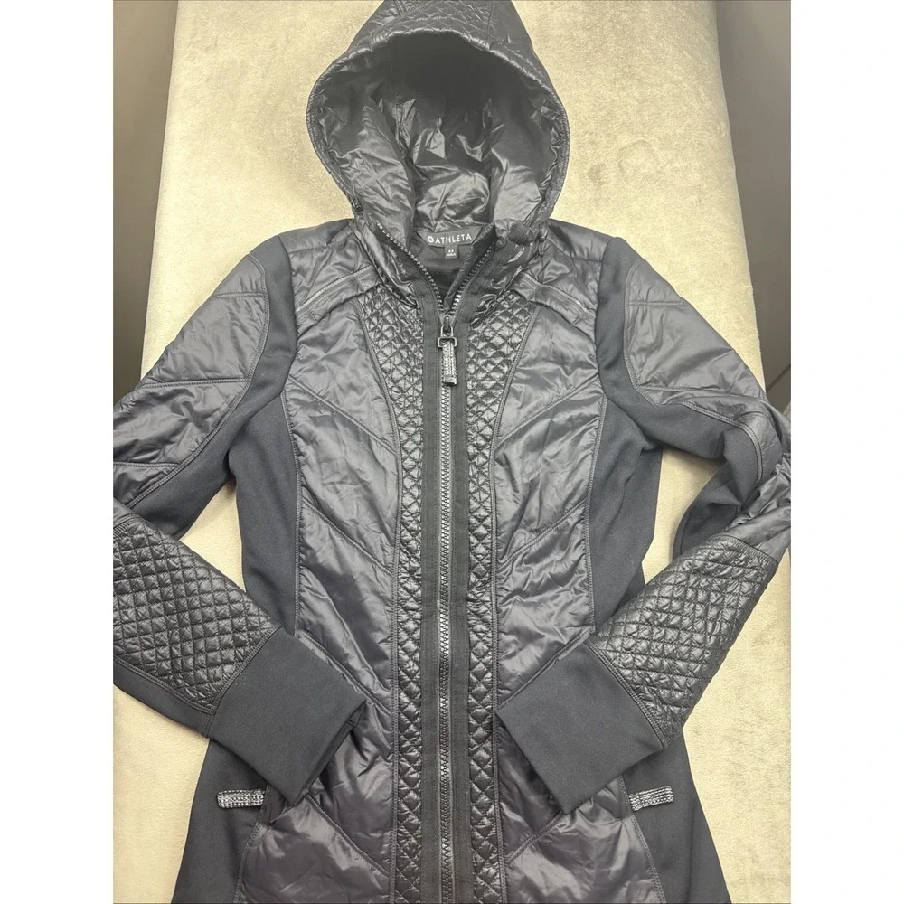 Athleta Rock Ridge Puffer Jacket Women XS PRIMALOFT Quilted Thumb Hole Hood NICE